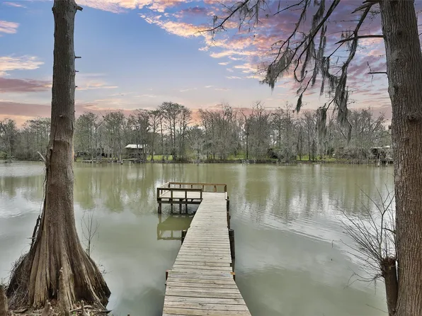 489 County Road 2859, Cleveland, TX 77327