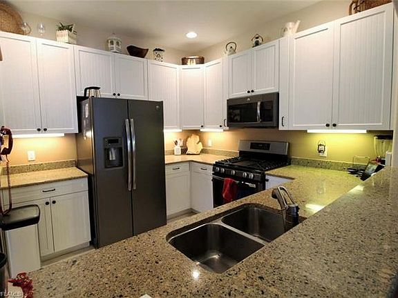 2nd image of 3161 Cottonwood Bnd APT 1204