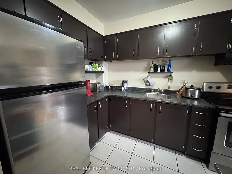 845 Kyle Ct #305 — Photo 14