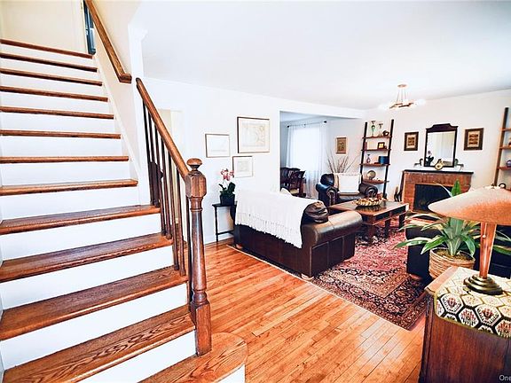 5th image of 122 Holmes Ave
