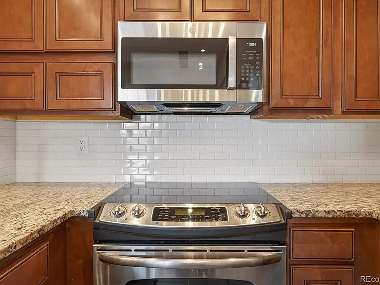 826 S Vance St #C — Photo 10