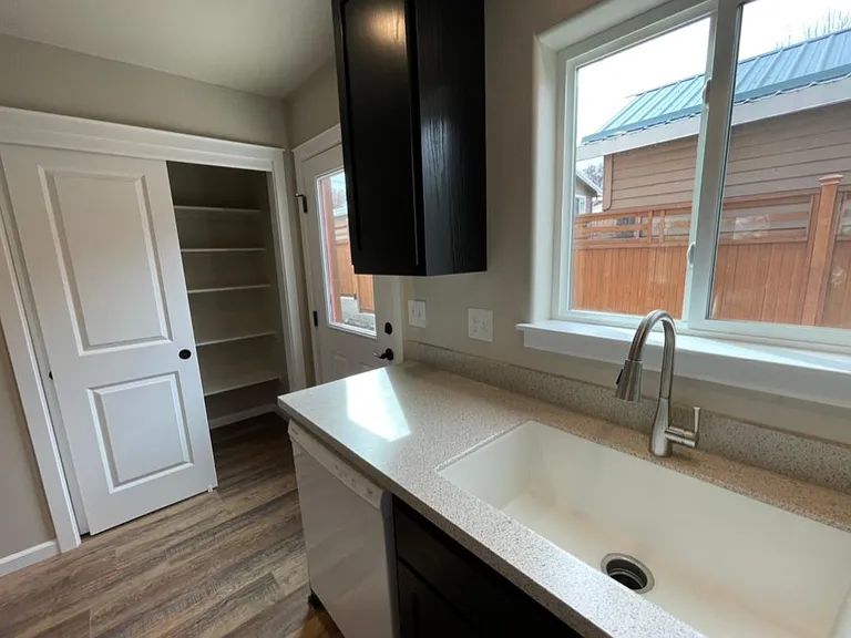 1005 SE Prospect St — Photo 4
