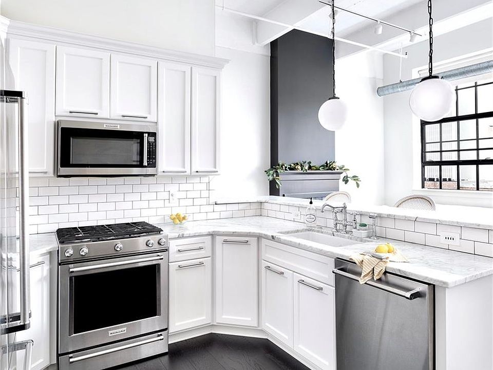 1st image of 206 Ellicott St #601