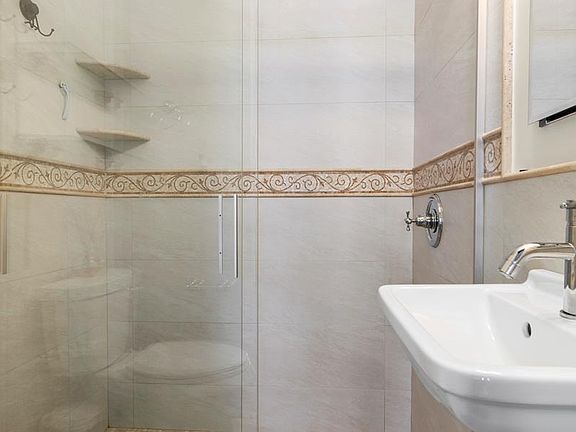 5th image of 136 W 81st St APT 3F