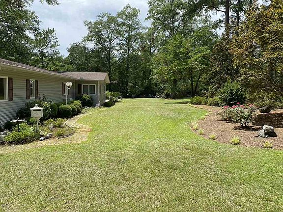 5th image of 37 Country Club Dr