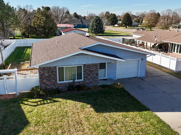 840 Elm Ave, Grant, NE 69140