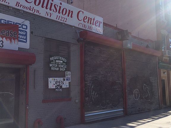 5th image of 246 Franklin St