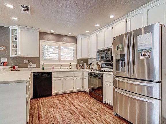 3rd image of 2196 Morro Dr