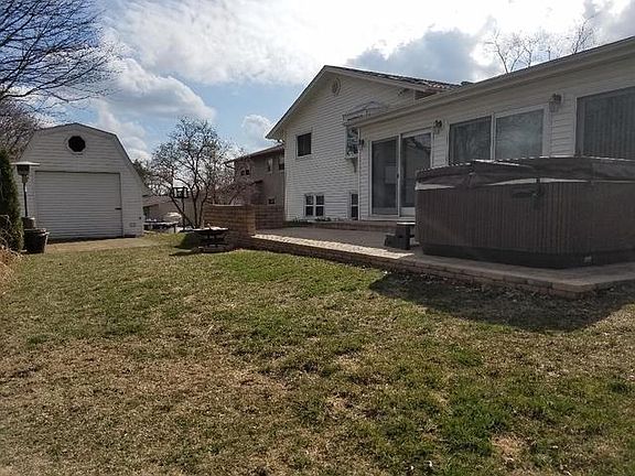 2nd image of 5923 Ross Dr