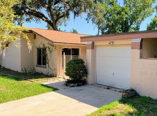 8 Crompton Pl, Palm Coast, FL 32137