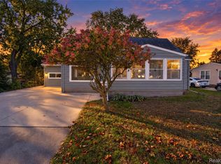 30925 Block St, Garden City, MI 48135
