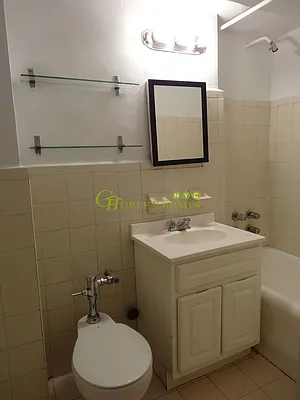 Rented by Green Home NY Realty LLC | media 21