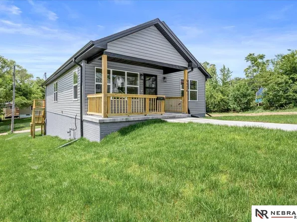 4526 N 40th St, Omaha, NE 68111