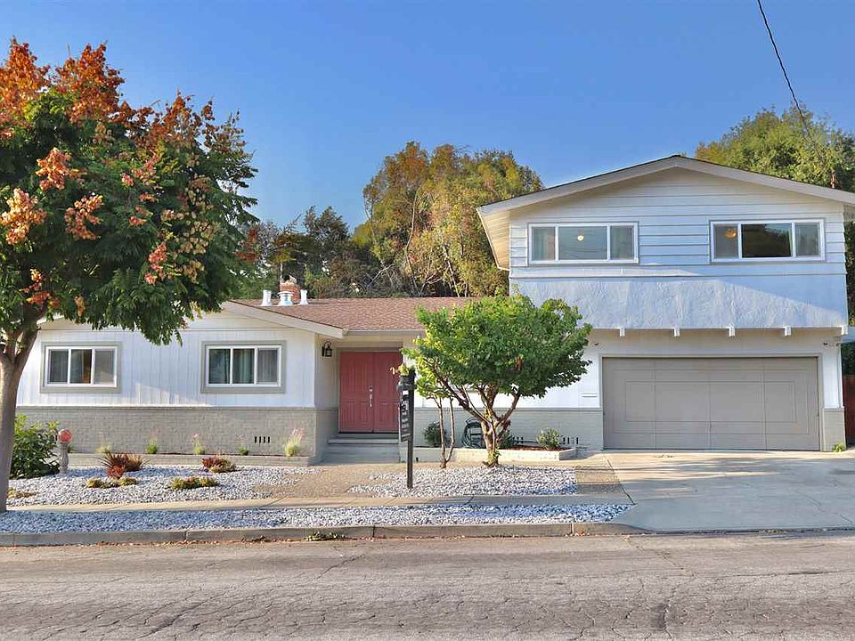 2nd image of 1030 Redstone Pl