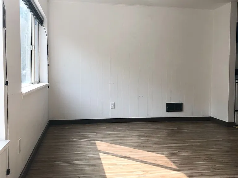 Bayview Apartments — Photo 27