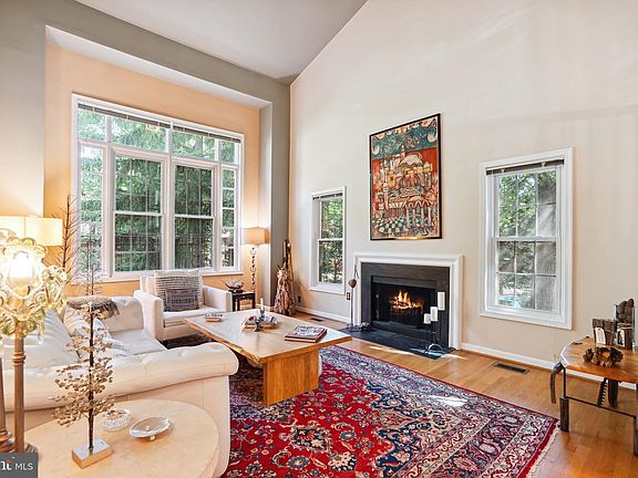 4th image of 2251 Kings Garden Way