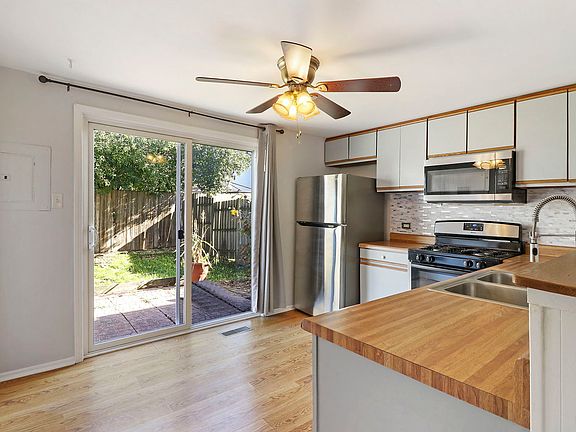5th image of 519 Normandie Ln