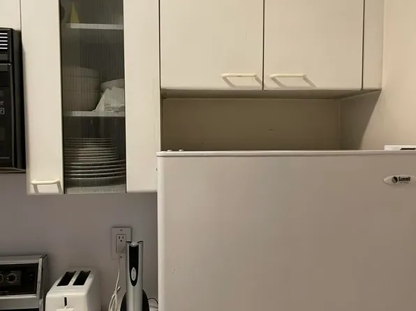 321 East 43rd Street image 8 of 12