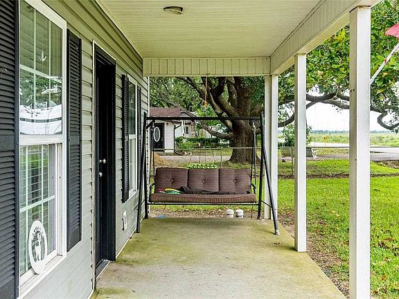 4th image of 10295 Phelan Blvd