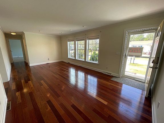 Living Room; 21 x 12