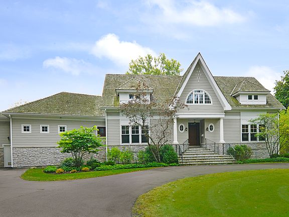 3rd image of 61 Meadowview Dr