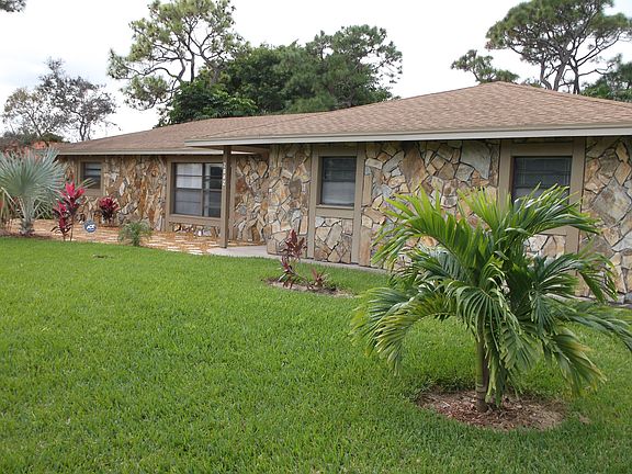 5th image of 2842 NE Yorkshire Ln
