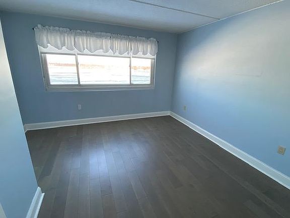 2nd image of 200 Cove Way Unit 709