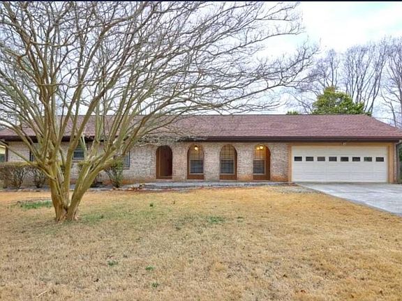 3rd image of 457 Castleaire Dr