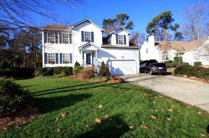 1st image of 211 Amesbury Ln