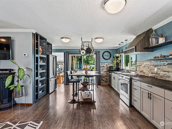 5th image of 2056 Lark Drive