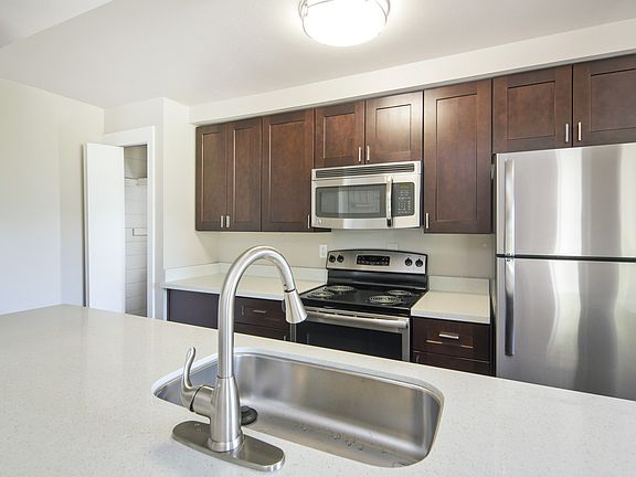 3rd image of 2515 Thorndyke Ave W APT 1