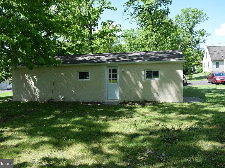 2101 Hill Rd #10 — Photo 5