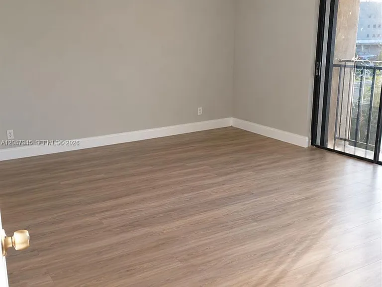 500 NE 2nd St #419 — Photo 6