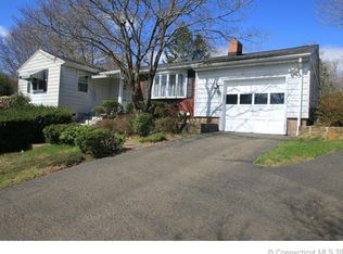 624 Gilbert Ave, Hamden, CT 06514
