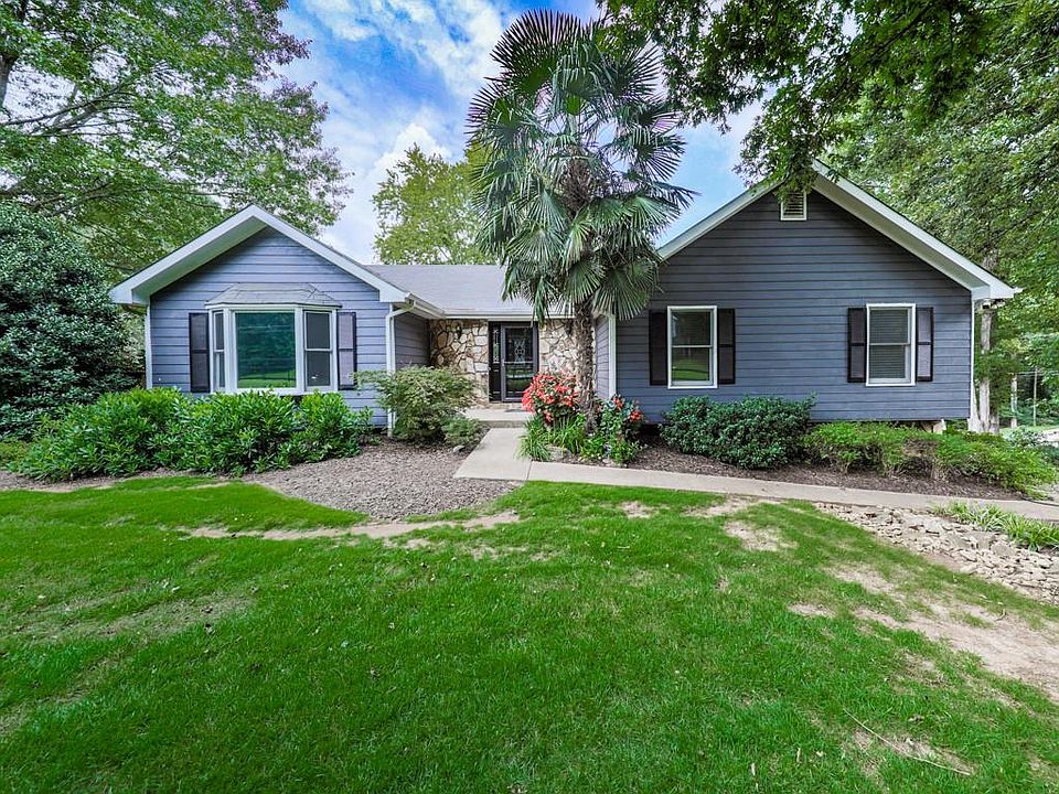 1st image of 611 Hickory Creek Ln