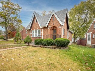 6920 Bartmer Ave, Saint Louis, MO 63130