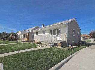 18131 Oak Ave, Eastpointe, MI 48021