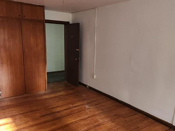 211-18 Main Rm 2