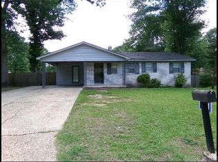 9700 Ithica Dr, Little Rock, AR 72209