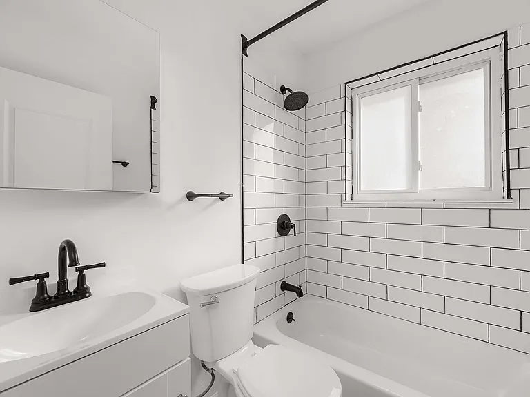 2015 Foraker Ave_Apt 8_CincyPhotoPro-2315 2015 Foraker Ave_Apt 8_CincyPhotoPro-2315