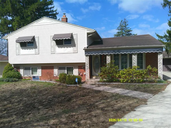 2803 Lexington Ct, Trenton, MI 48183