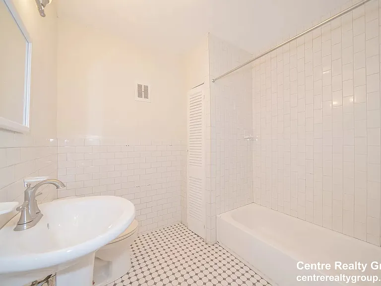 1728 Beacon St #B — Photo 15