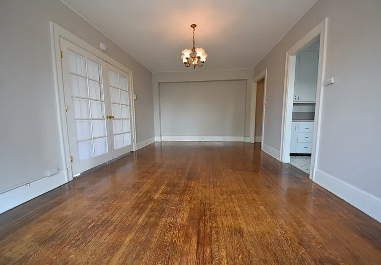 Sherwood Apartments — Photo 32