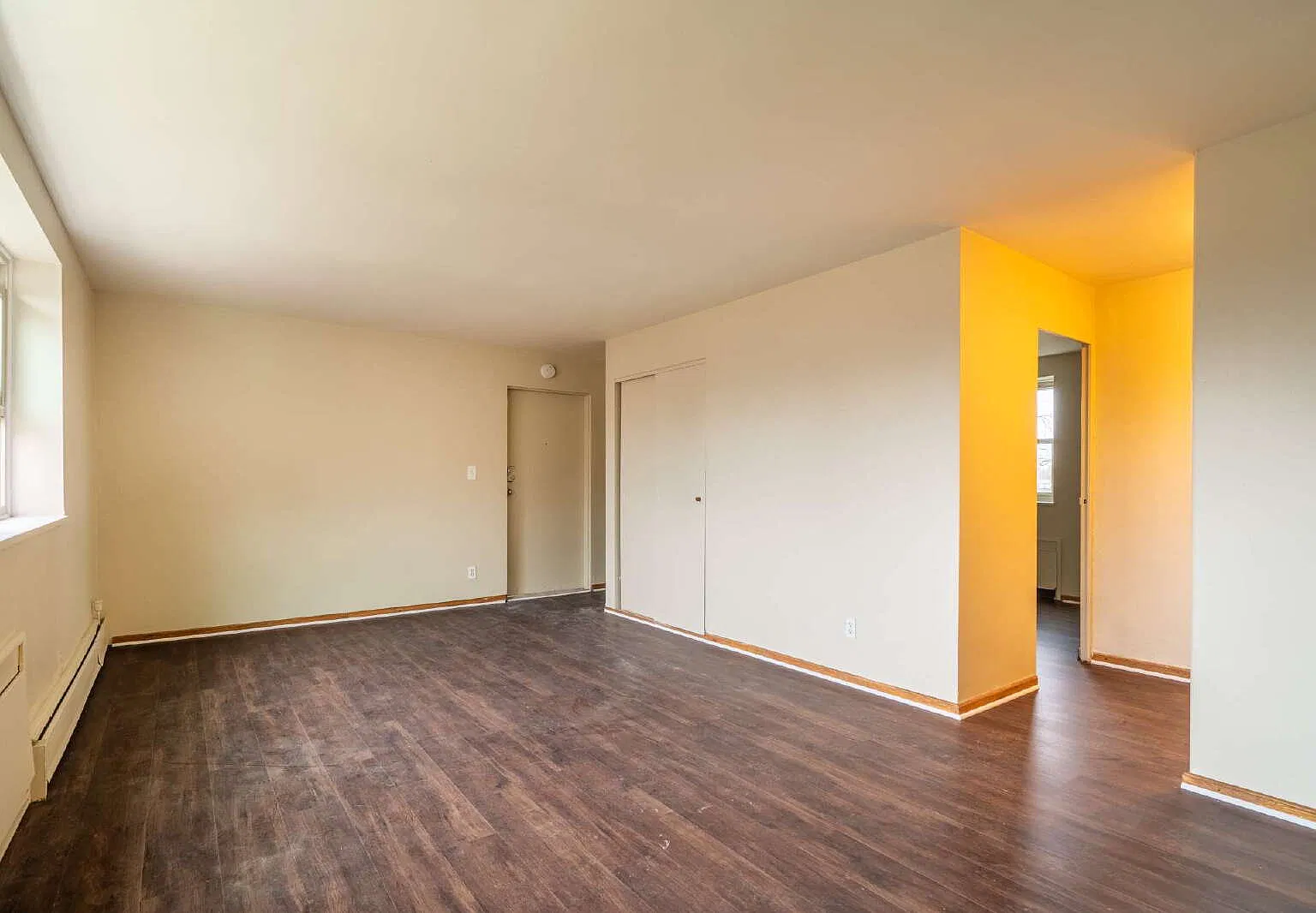 2 bed, 1.0 bath, 725 sqft, $1,250 — Photo 1