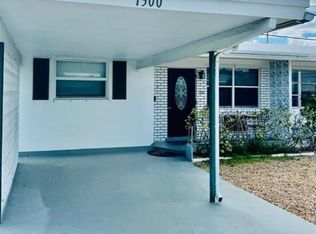 1300 Alho Dr, Lantana, FL 33462