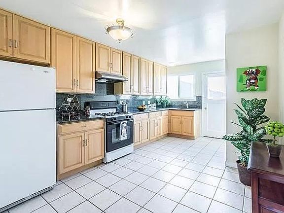 3rd image of 1285 48th Ave #1285