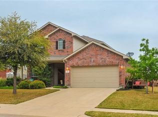 215 Goodnight Ln, Waxahachie, TX 75165