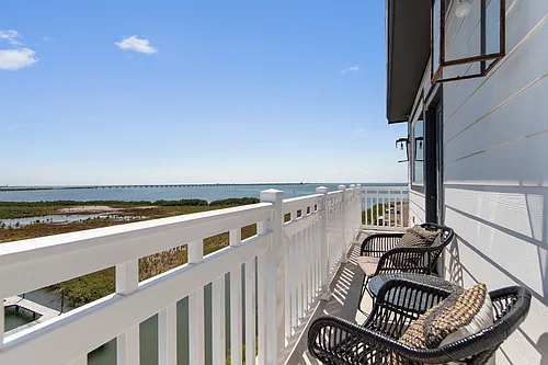 111 W Sunny Isle Dr Photo 1