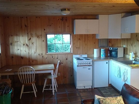 3rd image of 111 NE Alta Vista Dr