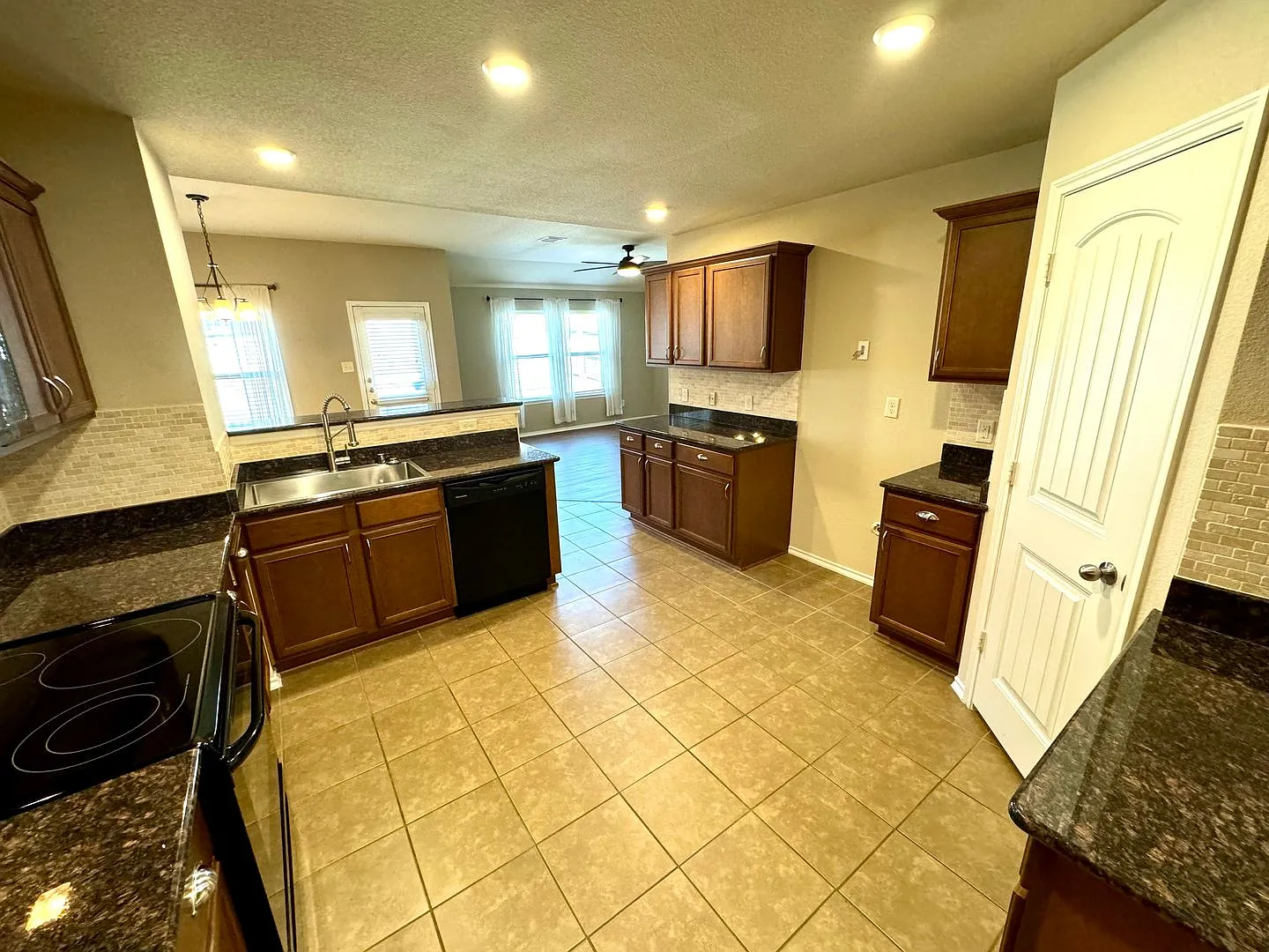 420 Andalusian Trail — Photo 2